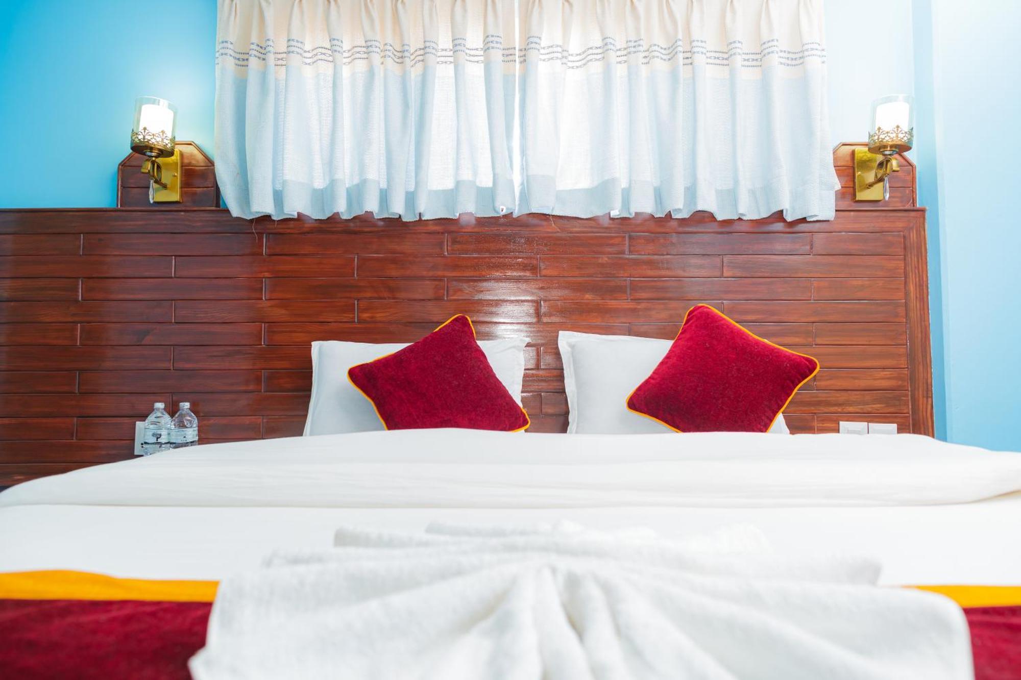 Hotel The Billabong Garden โพคารา ภายนอก รูปภาพ