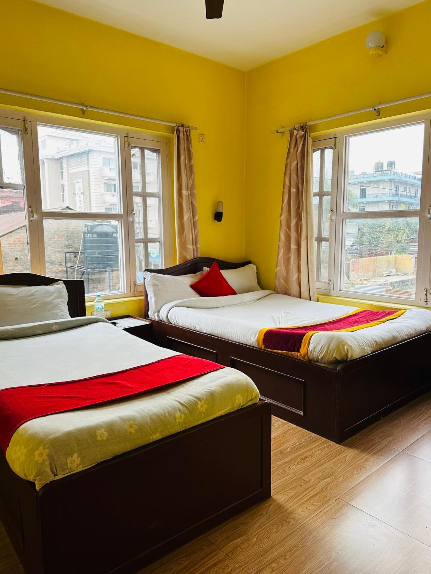Hotel The Billabong Garden โพคารา ภายนอก รูปภาพ