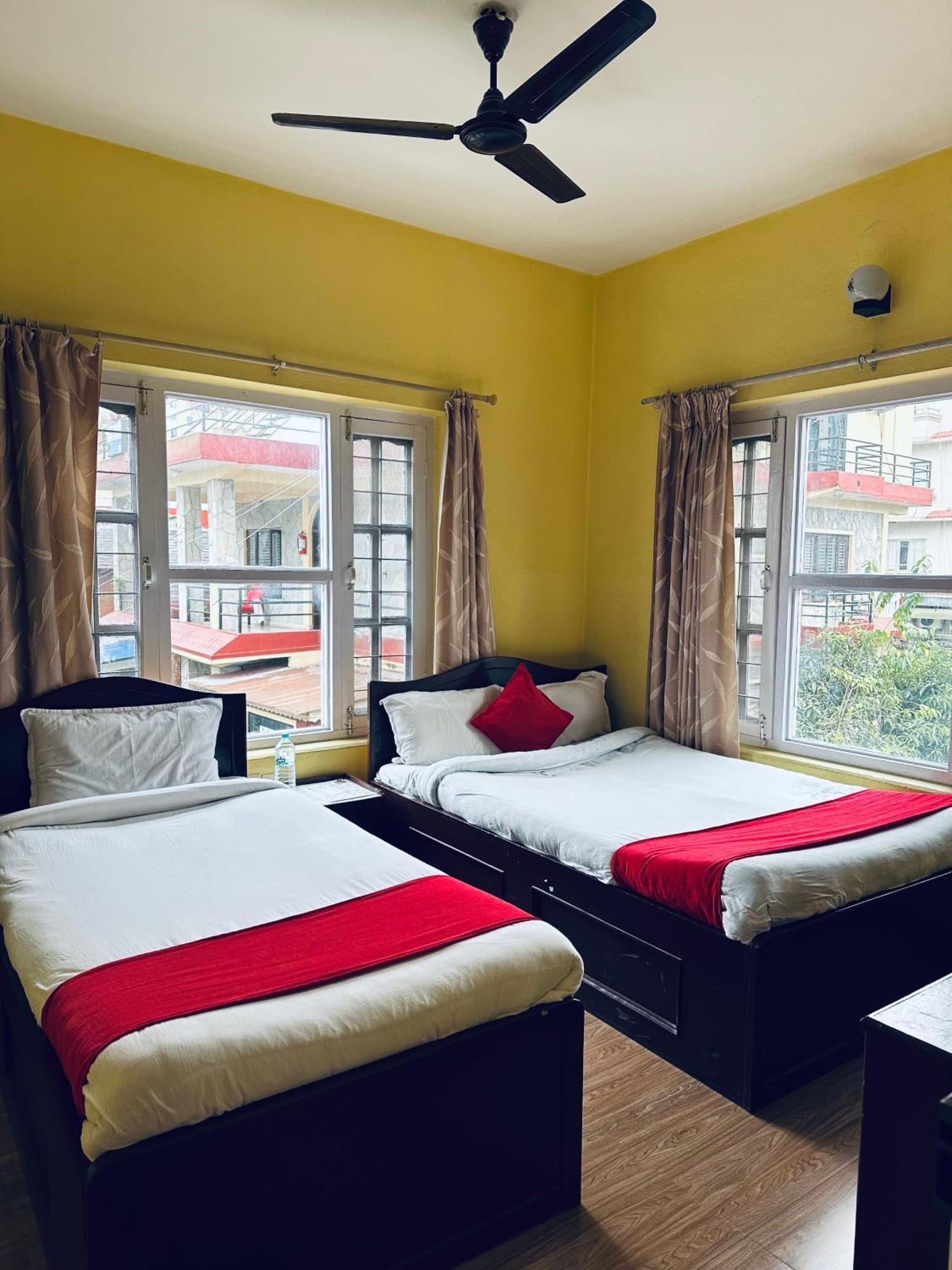 Hotel The Billabong Garden โพคารา ภายนอก รูปภาพ
